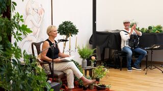 Dagmar Gieser und Johannes Dewald gehörten zu den Gestaltern des ersten Märchenabends für Erwachsene, den die Kräutergarten AG organisiert hatte.