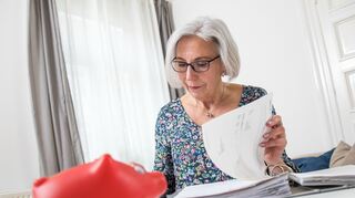 Die richtige Krankenversicherung im Alter: Wohlüberlegt und vorausschauend wählen.