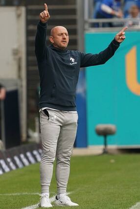 Lilien-Trainer Torsten Lieberknecht, der in dieser Woche 50 Jahre alt wurde, freut sich auf das Testspiel am Montag beim FC Liverpool.