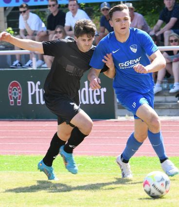 In der Vorsaison setzte sich Olympia Lorsch mit Lars Palkovitsch (re.) zweimal gegen Einhausen durch; für die SSG ist Florian Unrath (li.) nicht mehr am Ball.