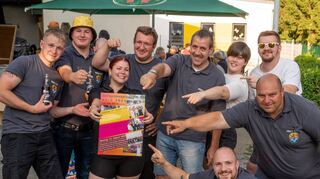 Der Zwingenberger Kerweverein präsentiert das diesjährige Plakat zum Fest.