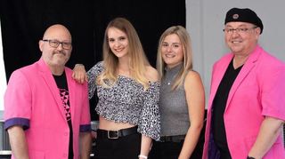 bzw_Pink_Panthers.jpg

Pink Panthers