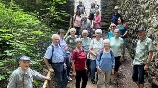 Die Odenwaldklub-Ortsgruppe Gadernheim wanderte zur Burg Rodenstein.