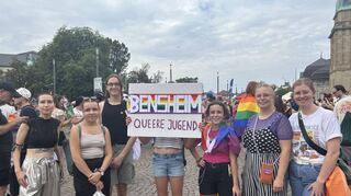 Eine Delegation der Queeren Jugend Bensheim beteiligte sich am Christopher Street Day in Darmstadt.