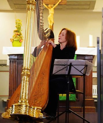 Zwingenberg, Bergkirche, Harfen-Konzert im Rahmen der Musik-Collagen Zwingenberg, Ausführende: Anne-Sophie Bertrand, 09.10.2021, Foto: Thomas Zelinger