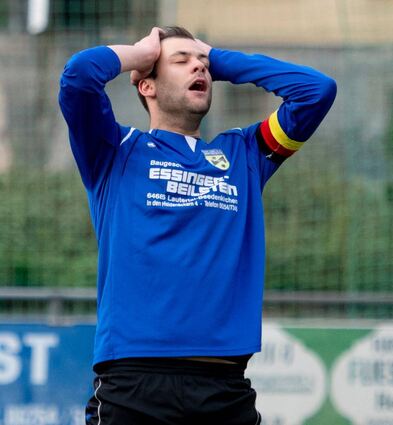 Co-Trainer Julian Beilstein hofft heute auf einen guten Auftritt der SG Reichenbach; er weiß aber noch nicht, ob er selbst auf dem Platz stehen kann.