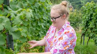 Nina Kaltwasser wird am 2. September bei der Eröffnung des Bergsträßer Winzerfests zur neuen Gebietsweinkönigin der Hessischen Bergstraße gekrönt.