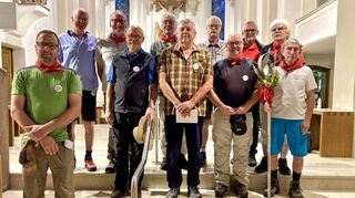 Nach dem Aussendungsgottesdienst in St. Michael stellten sich die Wallfahrer aus Einhausen zu einem Erinnerungsfoto auf.