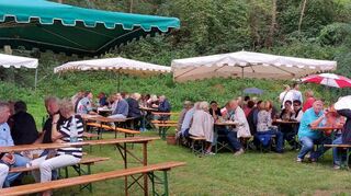 Zum Sommerfest trafen sich die Mitglieder des deutsch-polnischen Freundschafts-kreises Bensheim-Glatz/Klodzko im Schönberger Wald.
