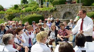 Lindenfes; Kurgarten; Frühschoppen mit der Stadtkapelle Heppenheim; Bild: Ernst Lotz