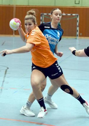 Vanessa Ehret ist weiterhin für die FSG Lola im Rückraum am Ball.