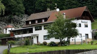 Seit Beginn der Direktzuweisungen im Mai hat die Gemeinde Lautertal 44 Flüchtlinge aufgenommen. Sieben davon sind im ehemaligen Gasthaus „Zur Siegfriedsquelle“ am Felsenmeer in Reichenbach untergebracht.