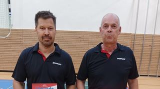Einen überraschenden Titelgewinn für de gastgebenden BSC Einhausen feierte das Herren-D-Doppel mit Stephan Goisser (li.) und Tareq Husseini.