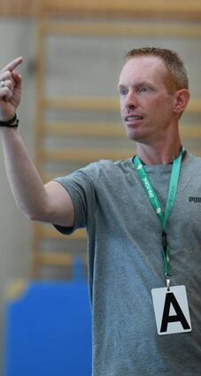 TuS-Trainer Sascha Schnöller hofft auf eine Leistungssteigerung.