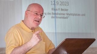 Der Kulturunternehmer Klaus Peter Becker präsentierte auf Einladung der BfB sein Konzept für den Marktplatz.