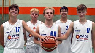 Die hoffnungsvolle Basketball-U 18-Garde des VfL (v.li.): Benjamin Ernst, Leo Gebauer, Johann Roth, Michel Goeken und Justus Arndt.