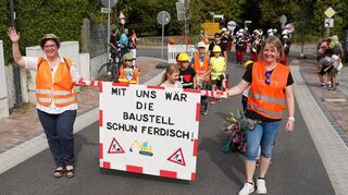 Die Dauer-Baustelle auf der Reichenbacher Straße war gestern natürlich auch Thema im Kerwezug.