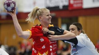 Rückkehrerin Kim Naidzinavicius ist eine echte Verstärkung für die Flames, was sie mit einem energischen Auftritt gegen den Thüringer HC unterstrich.