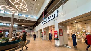 Gute Nachrichten für die Beschäftigten: Die Schließung der Karstadt-Filiale in Viernheim ist abgewendet
