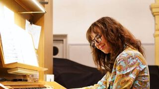 Barbara Dennerlein gestaltete am Donnerstag das dritte Konzert der Bensheimer Orgelwochen in der Michaelskirche.