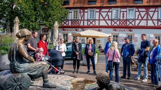 Am Tabakbrunnen vor dem Alten Rathaus starteten die Stadtführungen für Neubürger, anschließend waren die Zugezogenen zu einem Empfang eingeladen.