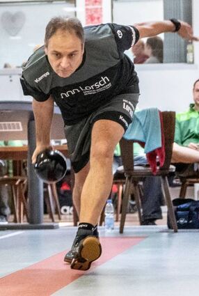 Holger Walter war bester Nibelunge im Heimspiel gegen Zell; er brachte sein Team gleich im Startpaar deutlich in Führung.