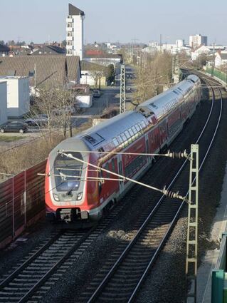 400 Busse sollen 2024 die Züge auf der Riedbahnstrecke ersetzen.