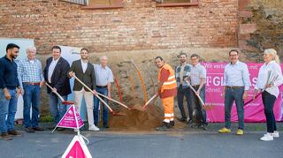 In Kolmbach wurde der erste Spatenstich für den Glasfaserausbau in Lindenfels gesetzt.