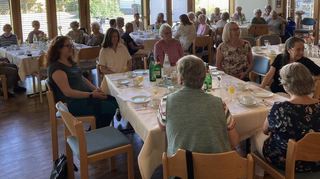 Den Ökumenischen Seniorenkreis der Weststadtgemeinden gibt es seit 50 Jahren – dies wurde bei einer Feierstunde gewürdigt.