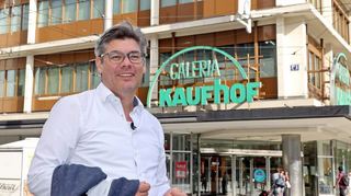 . . . und vor Galeria Kaufhof am Paradeplatz.