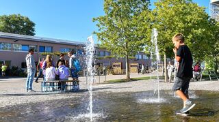 Atmosphäre wie im Sommer: Die Wasserspielplätze auf der Buga in Mannheim sind auch im Oktober noch beliebt