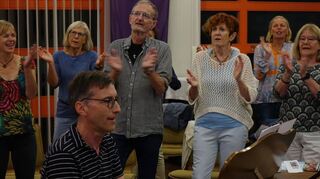 Markus Detterbeck hatte zu seinem ersten Singtreff in die Räume der evangelischen Kirchengemeinde Auerbach eingeladen.