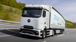 eActros 600 Sattelzugmaschine - zero-emission; CO2-neutral; electric; battery; e-mobility; e-truck; Weltpremiere; Mercedes-Benz 

eActros 600 Sattelzugmaschine - zero-emission; CO2-neutral; electric; battery; e-mobility; e-truck; Weltpremiere; Mercedes-Benz