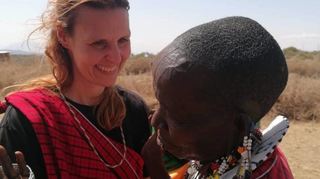 Cornelia Engel und ihr Sohn Benjamin wurden von den Einwohnern Esilaleis herzlich begrüßt. Nicht zum ersten Mal sind die beiden gemeinsam nach Afrika gereist.