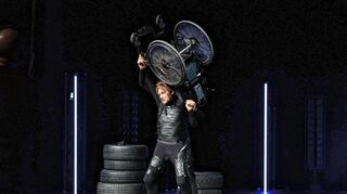 Fast schwerelos: Samuel Koch in seiner Show fürs NTM.