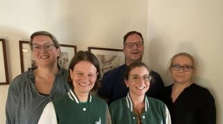 Die Lorscher Rabbits mit (vorne) Kathrin Hammerschmidt und Sabrina Scheller und dahinter Katrin Hoffmann-Walter, Sven Hartmann, Joanna Tyksinska.