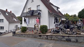 Stefan Seib hat sein Haus in Hambach für Halloween wieder gruselig hergerichtet.
