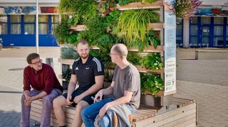 Mobiga aus Neustadt verkauft und vermietet mobile vertikale Gärten.