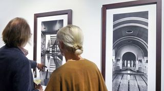 Ungewöhnliche vertikale Perspektiven von Horst Hamann in der Gallerie New York in Mannheim.