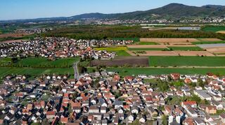 Die Grundsteuer soll 2024 in Bensheim und den Stadtteilen – unser Bild zeigt Schwanheim und Fehlheim – nicht erhöht werden.