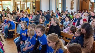 Rund 200 Kinder, Jugendliche und Erwachsene waren am Samstag ins Gemeindehaus der Evangelischen Stephanusgemeinde gekommen.