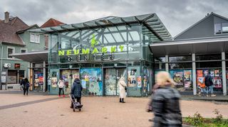 Im Neumarkt-Center gehen immer weiter die Lichter aus. Nun sollen am 27. November weitere Stromzähler vom Netz genommen werden.