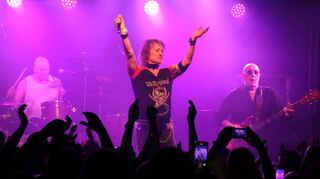 Die Hardrock-Band Nazareth mit Frontmann Carl Sentance gastierte am Montagabend im Musiktheater Rex.