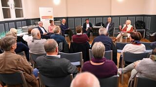 Bei der CDU-Gesprächsrunde wurden die Probleme der Kommune bei der Aufnahme von Geflüchteten erörtert.