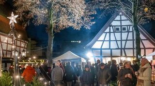 bbe, Bensheim, Oald Bensem Adventsbasar im Hof des Walderdorffer Hofs und in der neuen Scheune, ,, Bild: Thomas Neu