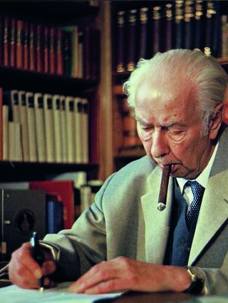Theodor Heuss: und immer rauchte er Zigarre.