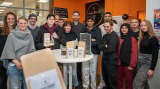 Im Schülercafé „Karls Store 2.0“ der Karl-Kübel-Schule wurde jetzt die neue Kaffeesorte „Karls Winter Traum“ vorgestellt.