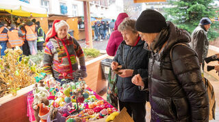 Der Weihnachtsmarkt in  Lindenfels war trotz Regens gut besucht.