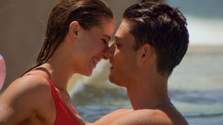 Stella Stegmann and Tobias bei der Netflix-Serie "Too Hot To Handle".