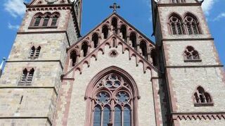 An Heiligabend können Gläubige den Gottesdienst in St. Peter in Heppenheim auch im Radio verfolgen.